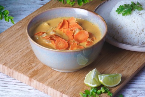 Kókusztejes sárga curry