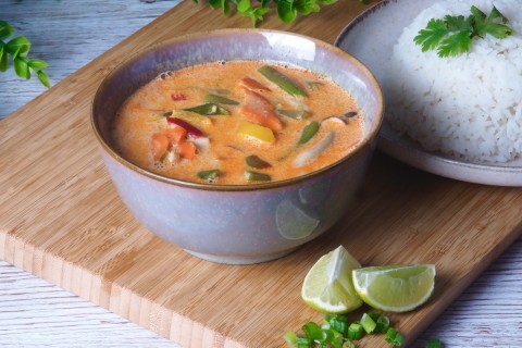 Kókusztejes vörös curry