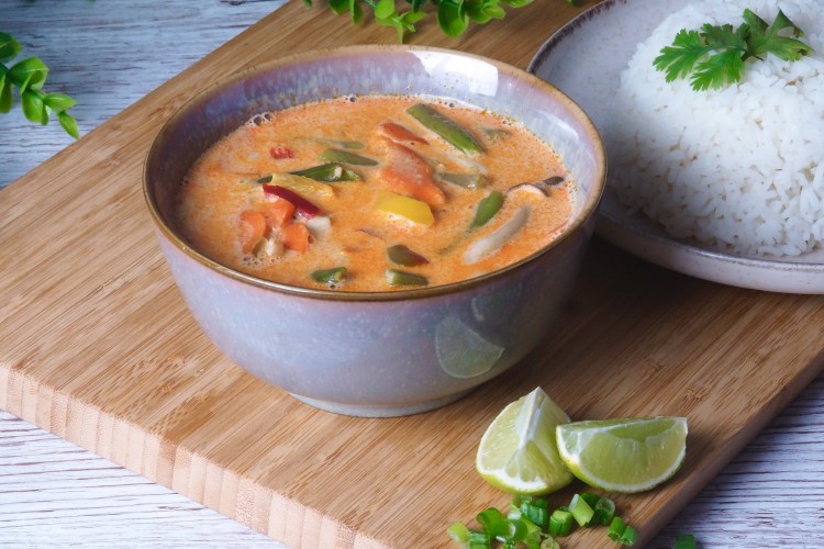 Kókusztejes vörös curry Kókusztejes vörös curry
